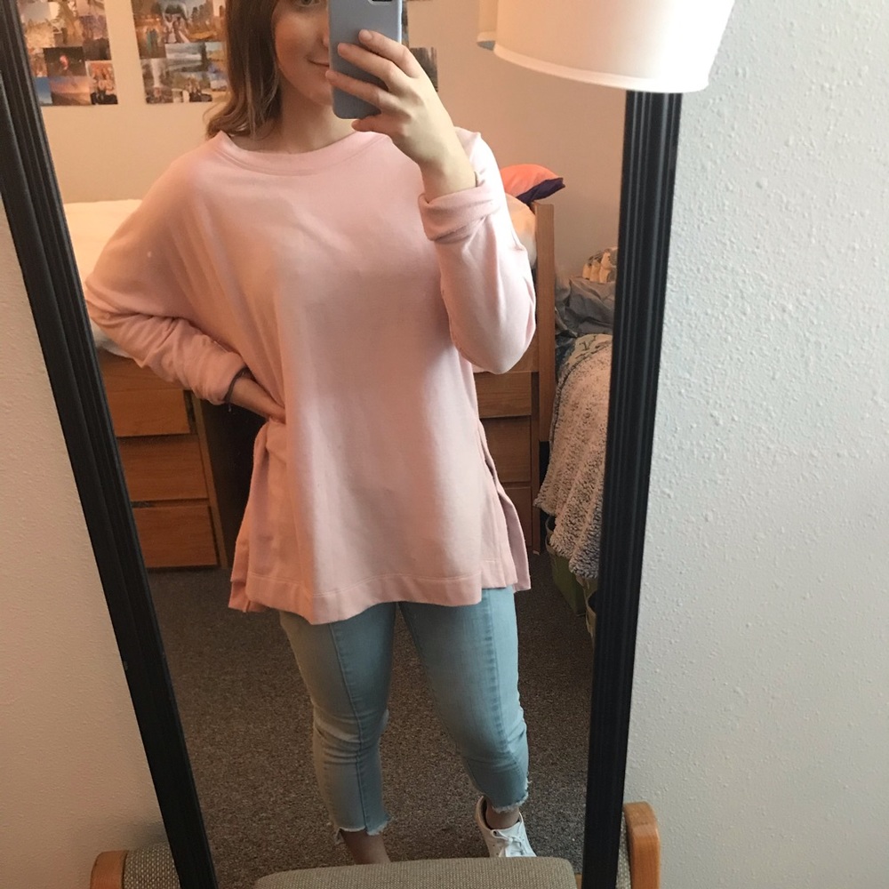 Super soft, pink, oversized sweater, side slits